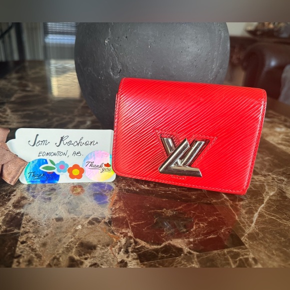 🎀LOUIS VUITTON EPI LEATHER TWIST COMPACT WALLET🎀 - Picture 1 of 12